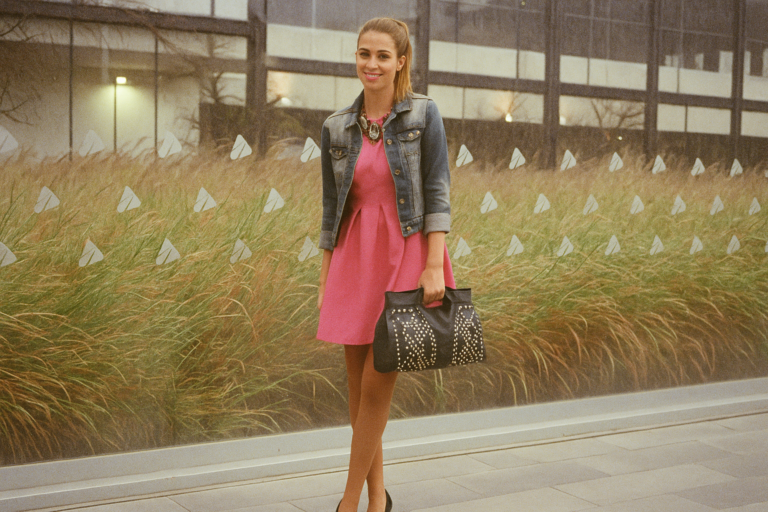 Carolina Herrera y los 5 colores que deberías evitar en este noviembre.