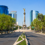 Airbnb inaugura expo mundialista en CDMX… y sí, incluye experiencia con Hugo Sánchez