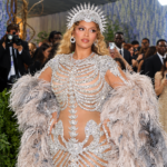 Los 9 vestidos más extravagantes de Beyoncé de la época de B´Day